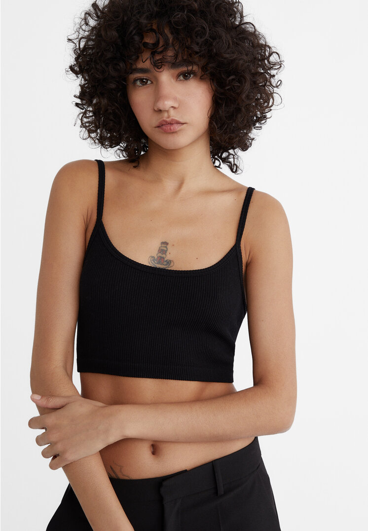

Stradivarius Krótki top na cienkich ramiączkach Czarny S