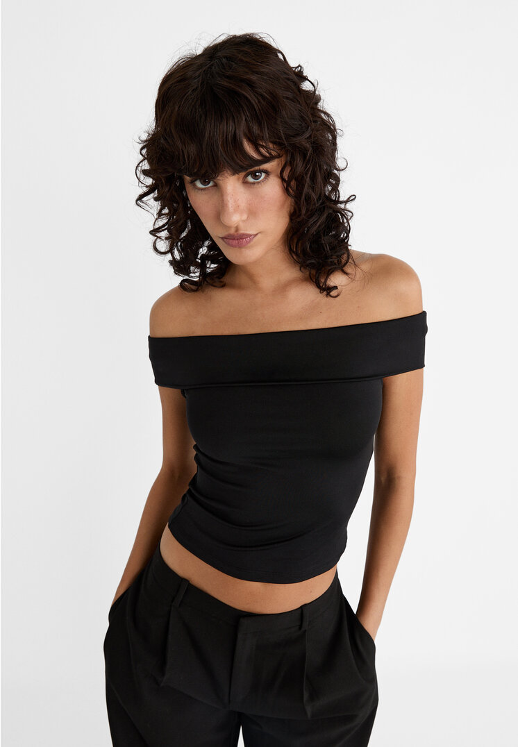 

Stradivarius Top z odkrytymi ramionami Czarny L