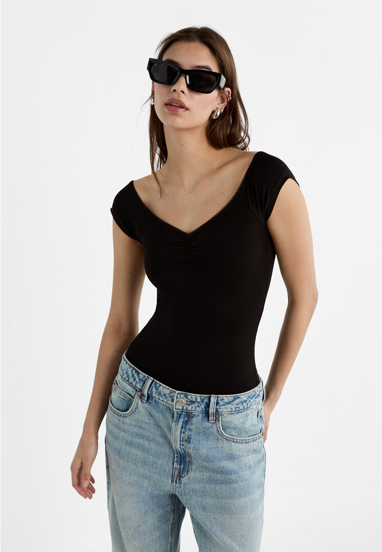 

Stradivarius Schulterfreier Body Schwarz M