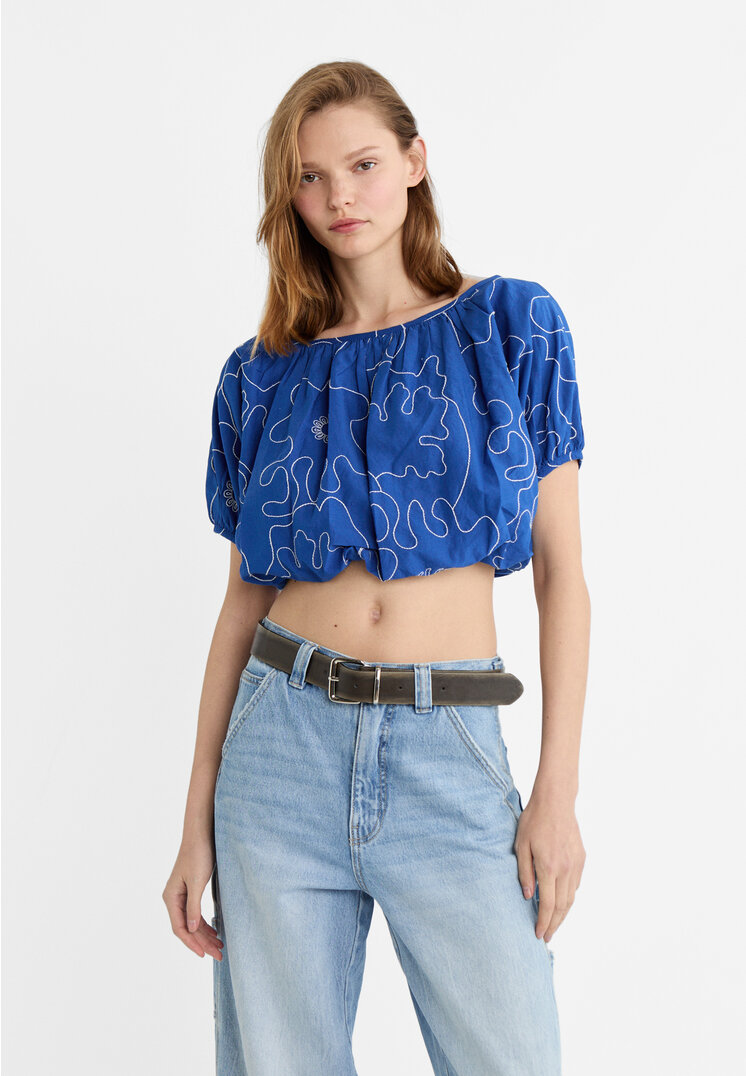 

Stradivarius Top mit Stickerei und Puffärmeln Mittelblau XL