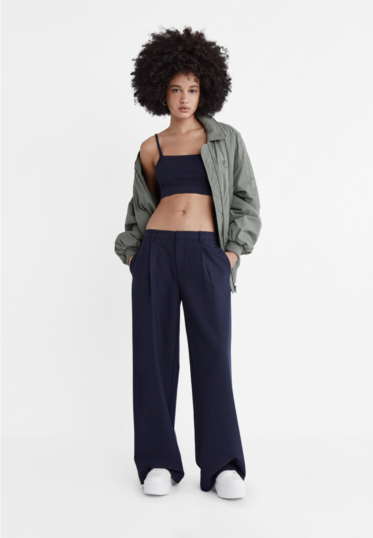 

Stradivarius Stoff-Bundfaltenhose Marineblau 44