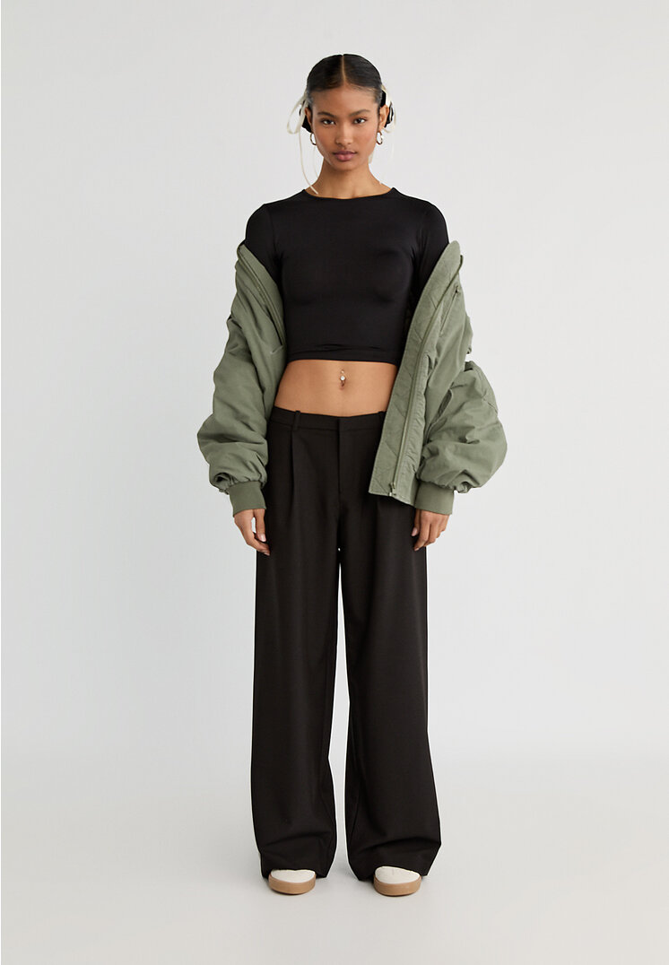 

Stradivarius Petite-Stoffhose mit Bundfalten Schwarz 32