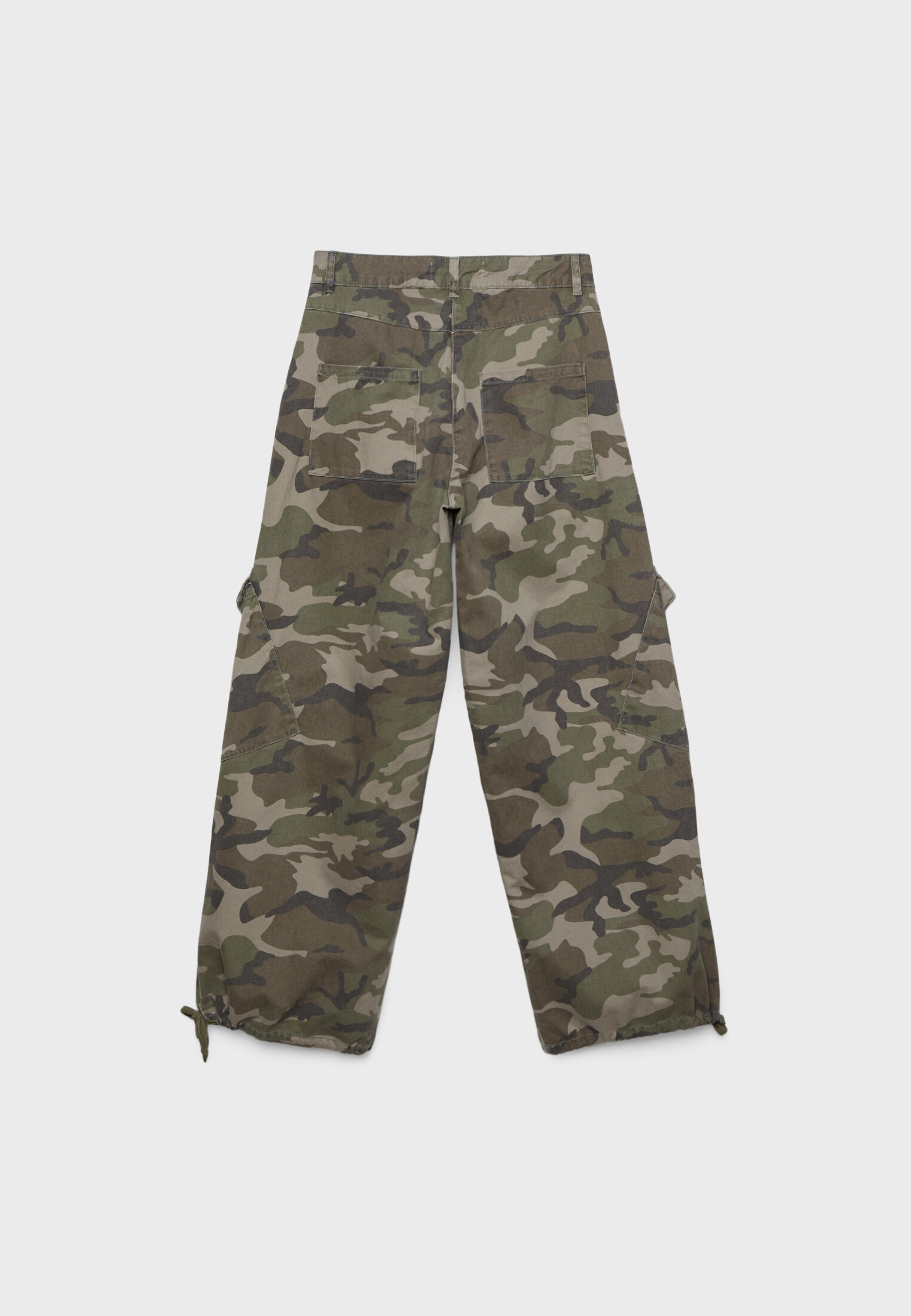 Pantalon camuflaje stradivarius new arrivals