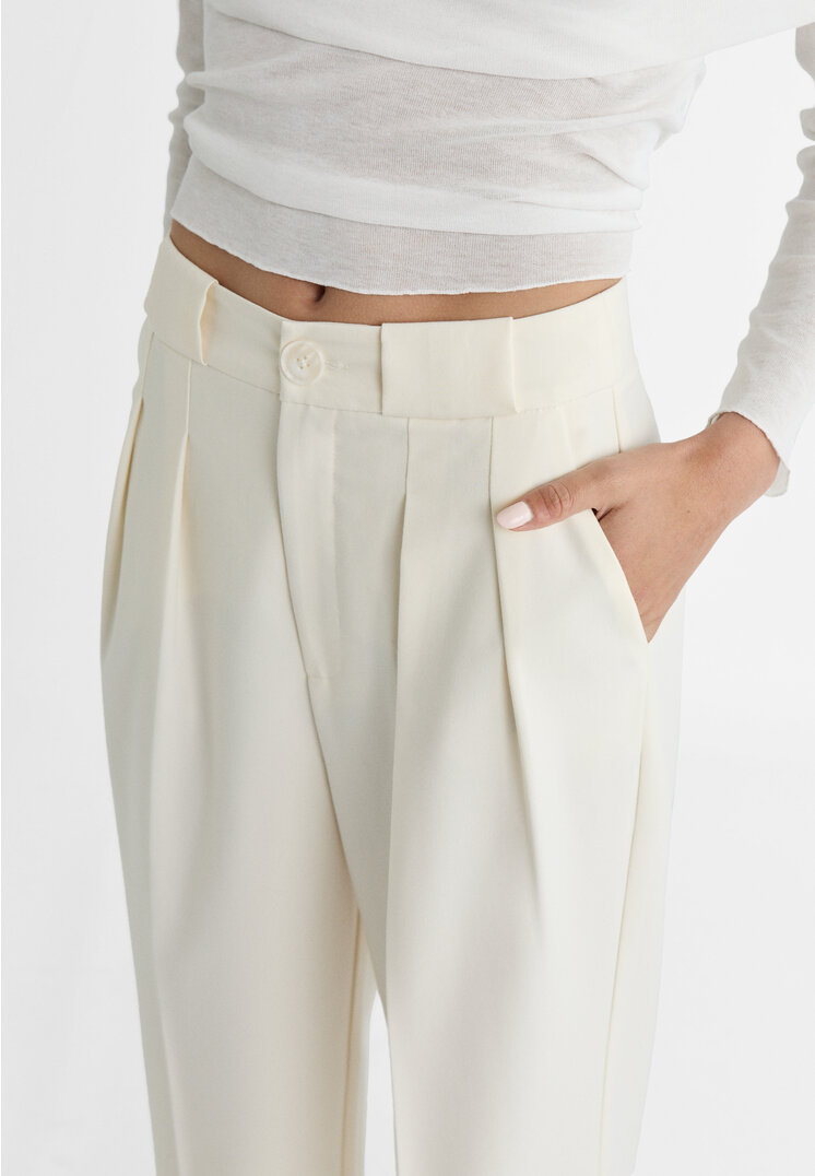 Stradivarius Smart trousers with darts  Vanilla 12