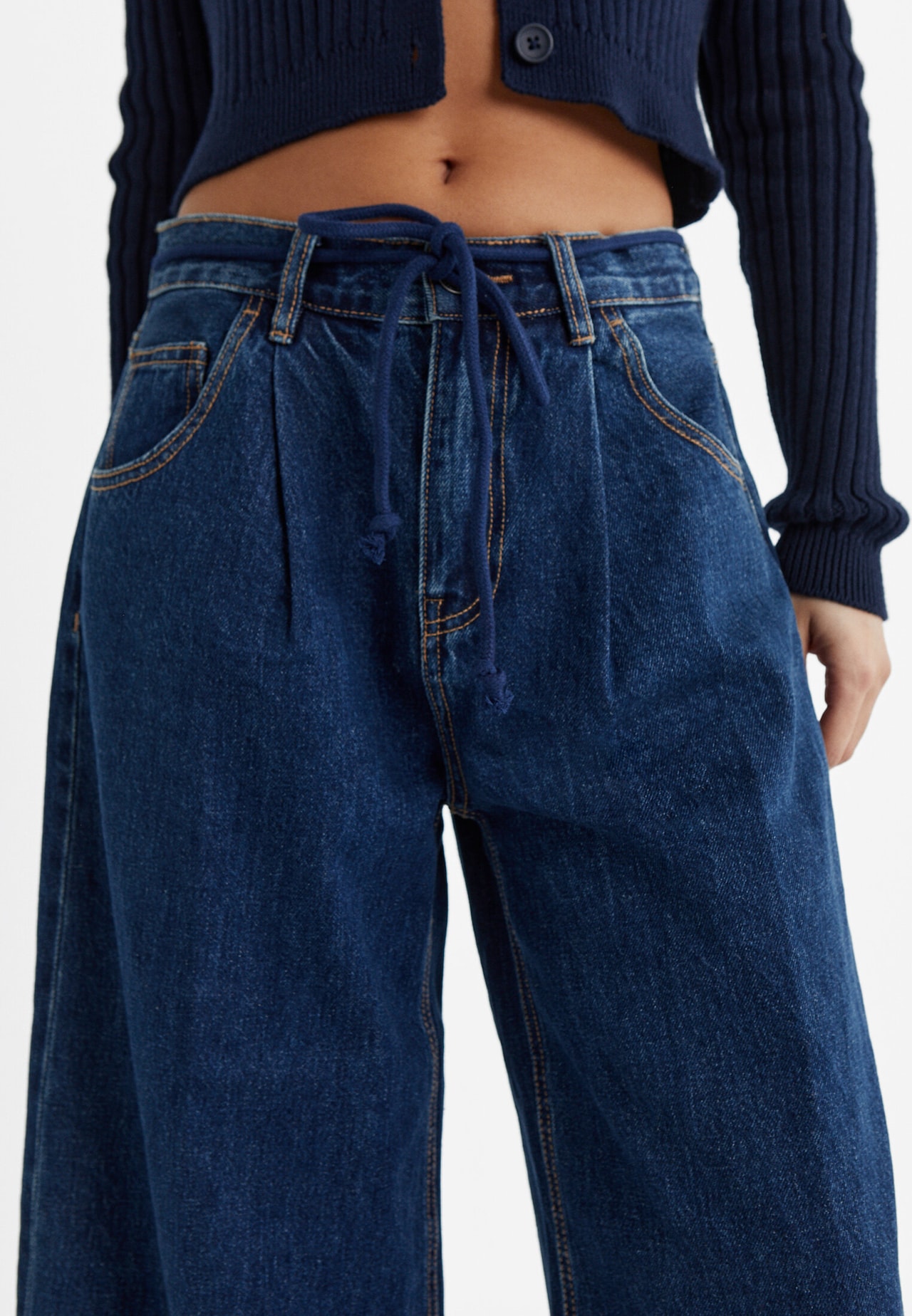 Jeans culotte com pinças e cordão - Moda de mulher
