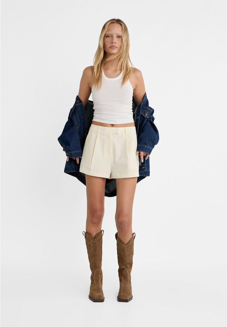 

Stradivarius Elegante Shorts mit Zierfalten Ecru 36