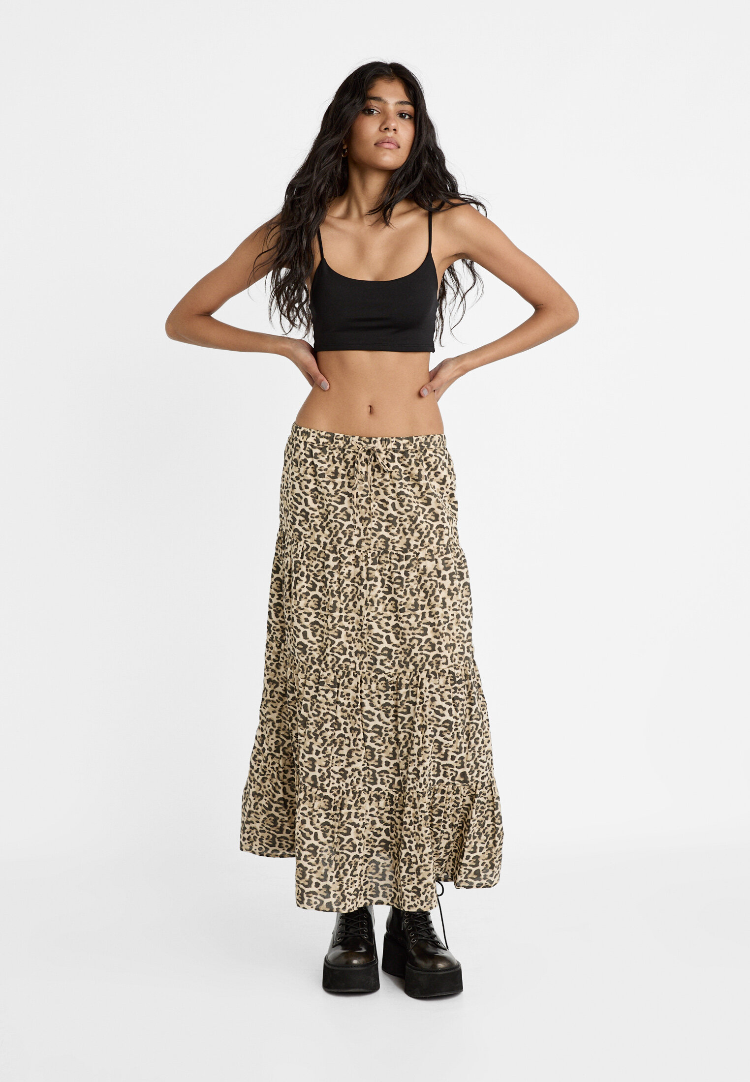 Flowing leopard print midi skirt - Women's fashion | Stradivarius 