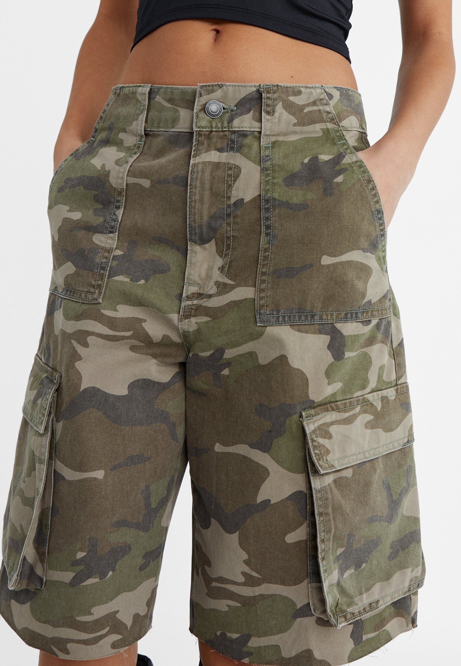 Camouflage shop cargo shorts