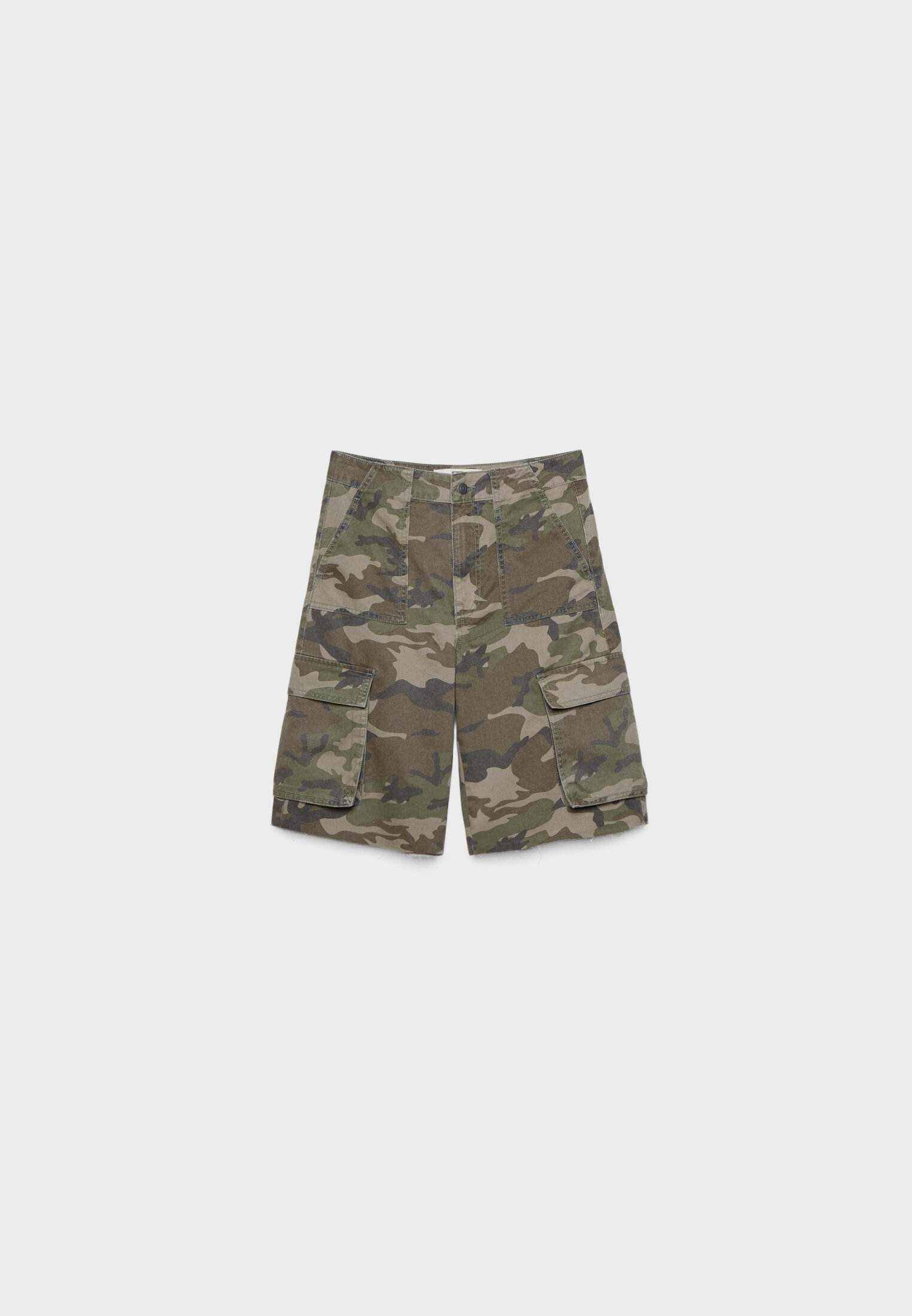 Camouflage cargo bermuda shorts Women s fashion Stradivarius