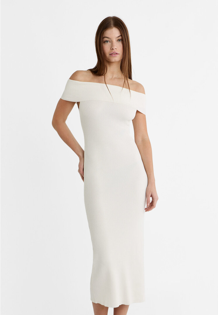 

Stradivarius Langes schulterfreies Strickkleid Ecru S