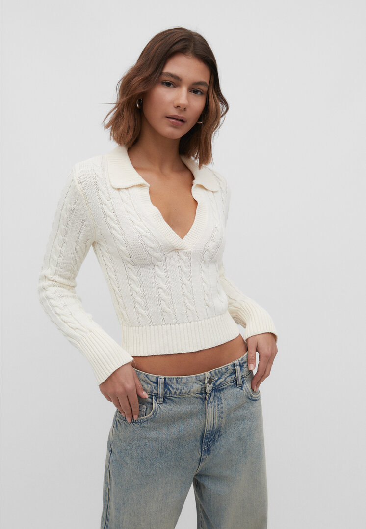 

Stradivarius Strickpullover im Polo-Stil mit Zopfmuster Ecru L
