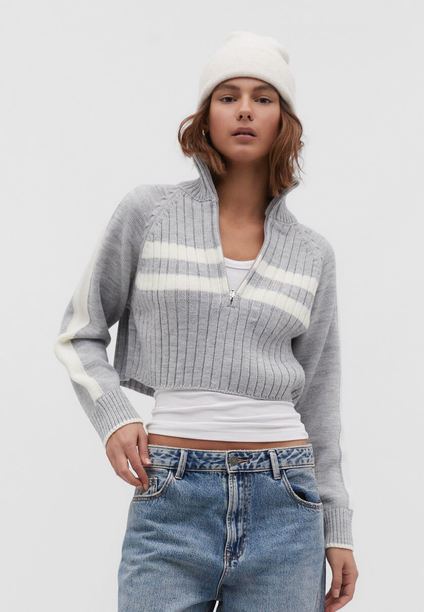 Sweater i strik med lynlås