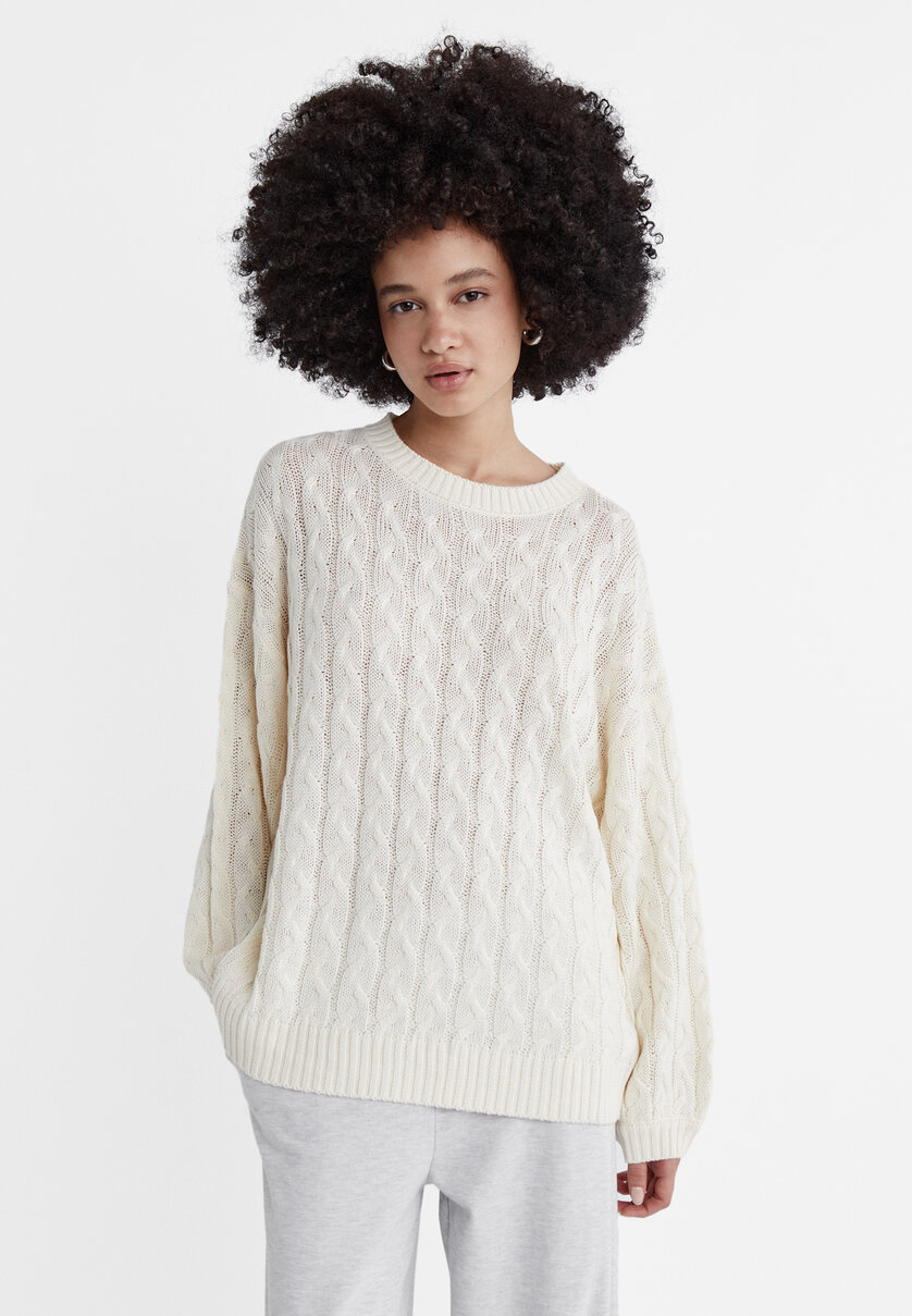 Oversize-Pullover mit Flechtmuster
