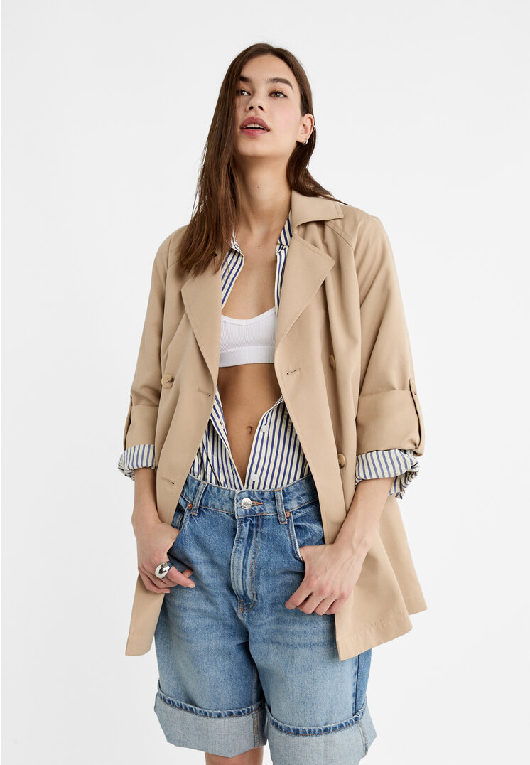 

Stradivarius Kurzer fließender Trenchcoat Steingrau S