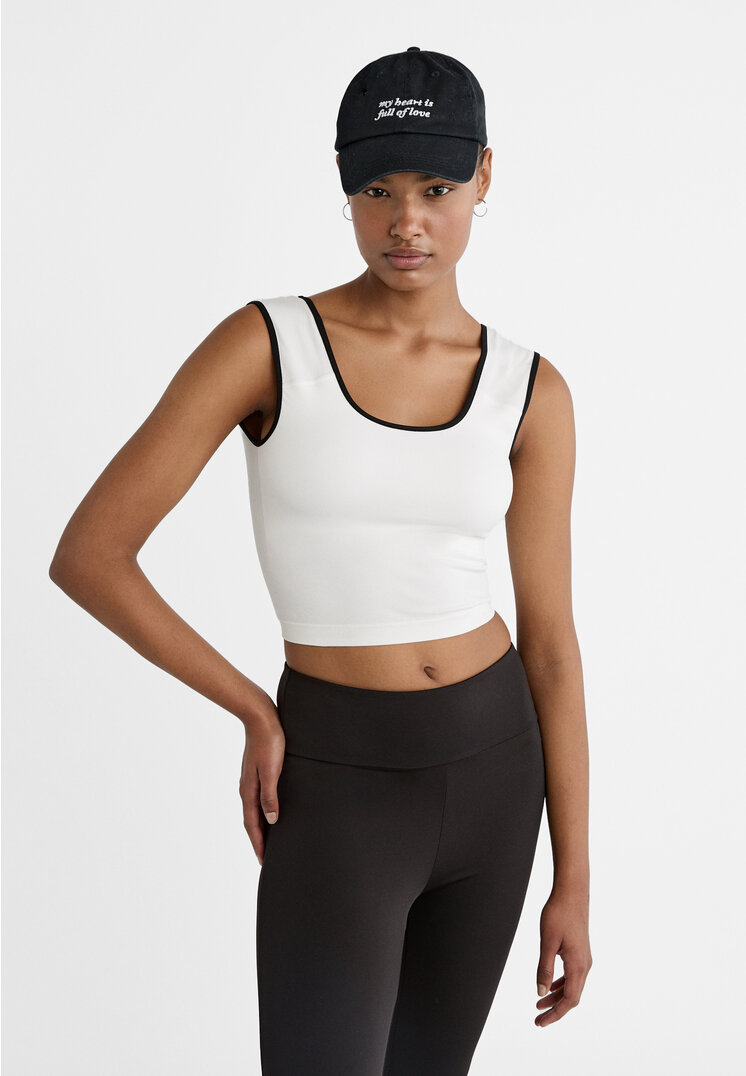 

Stradivarius Top mit Kontrasten Weiß M