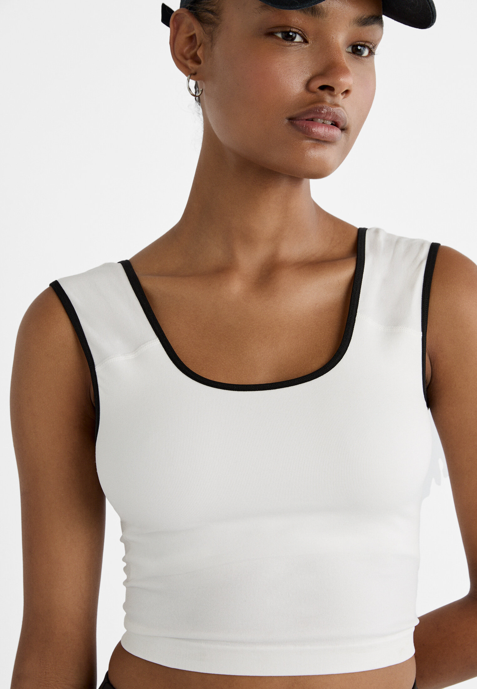 Top stradivarius blanco sale