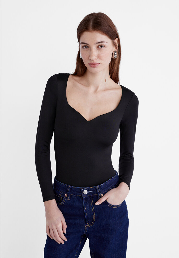 

Stradivarius Body z dekoltem w serce Czarny L