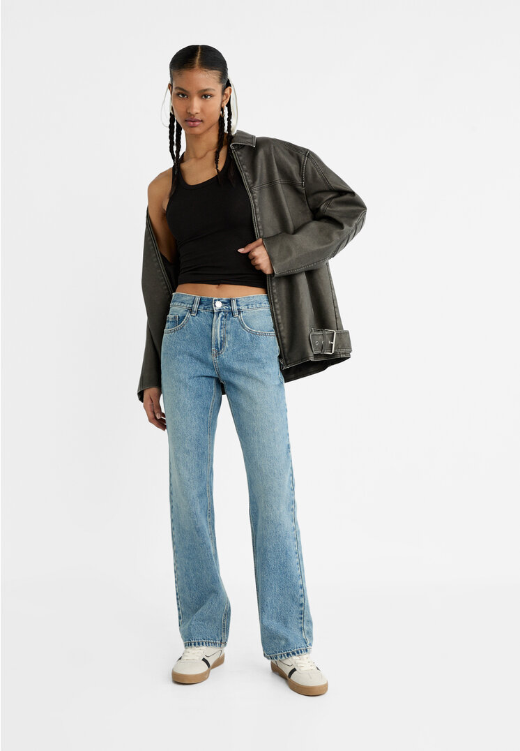 

Stradivarius Jeans mit halbhohem Bund Medium dark blue Denim 36