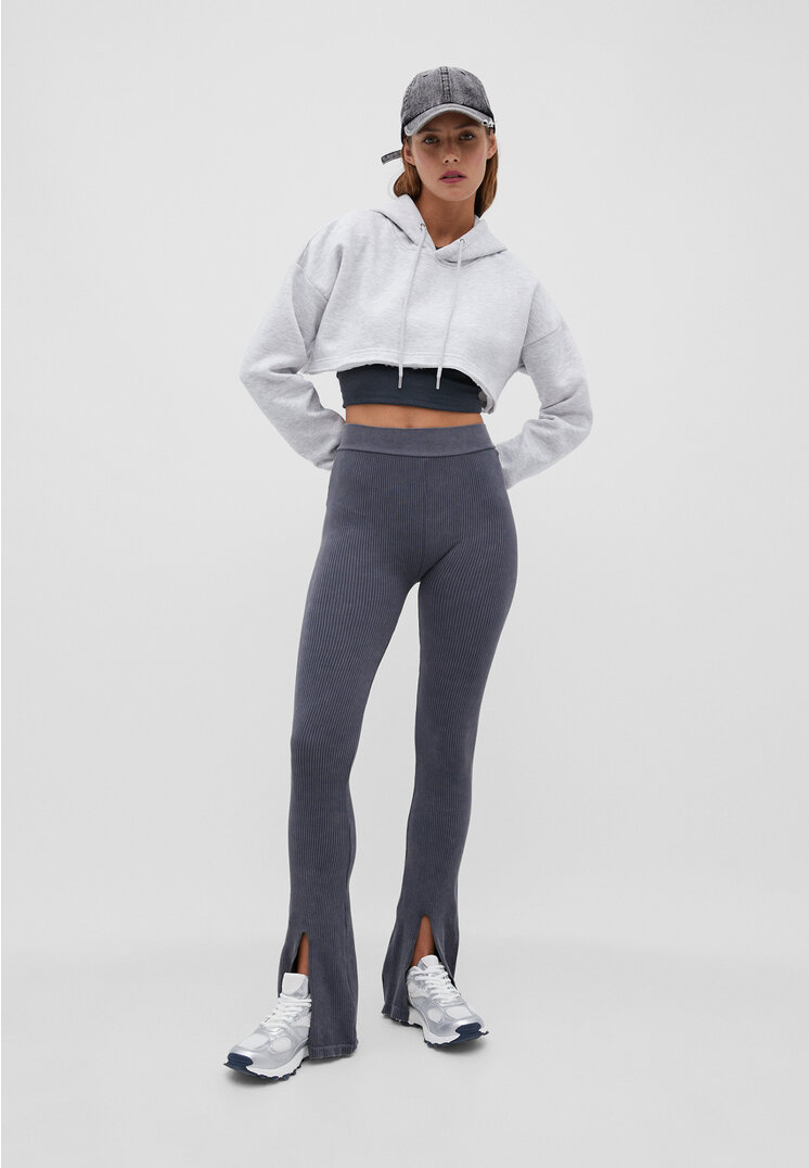 Stradivarius Nahtlose Legging-Schlaghose mit Schliz Graumeliert S