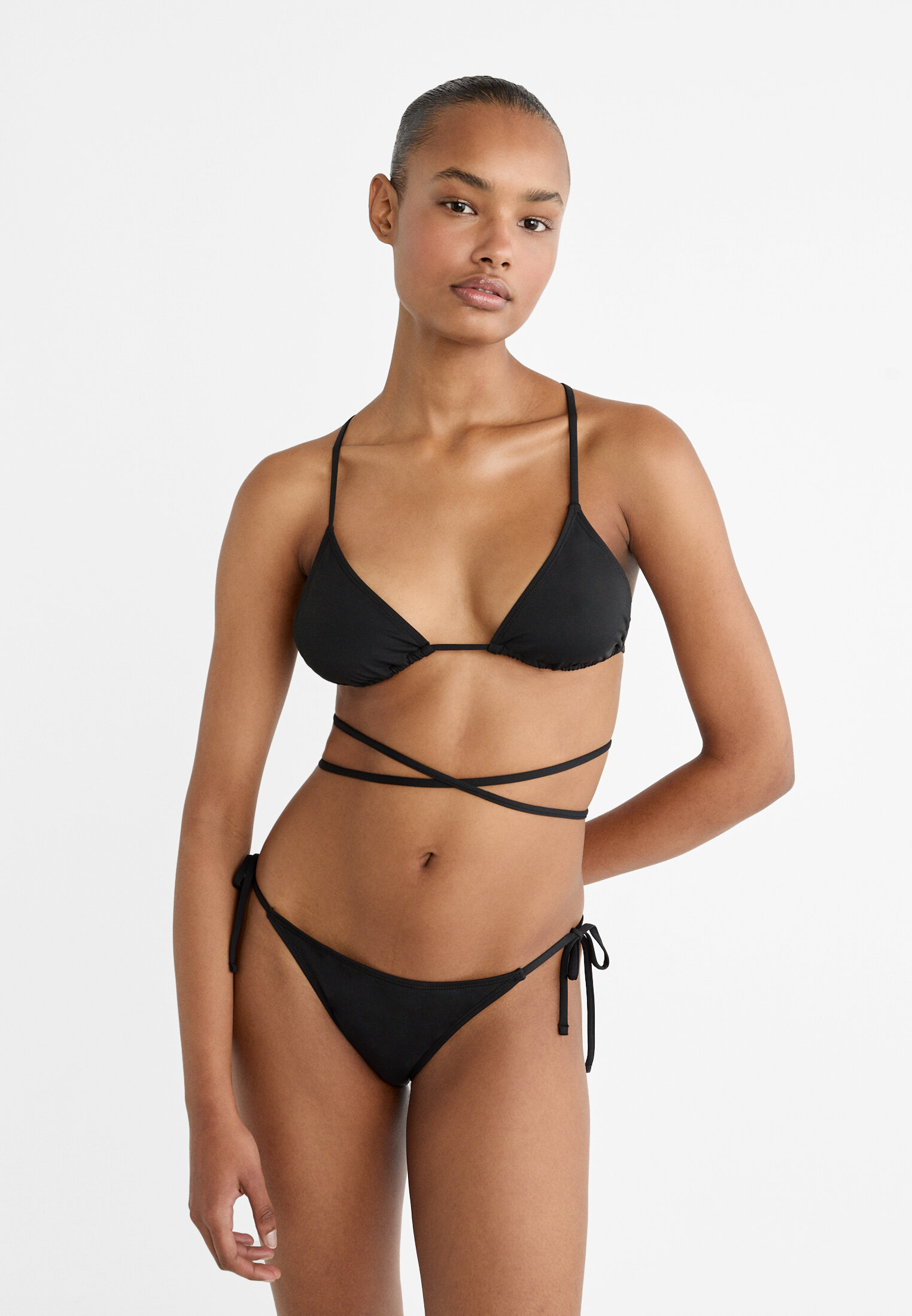 Bikini top with crossover straps