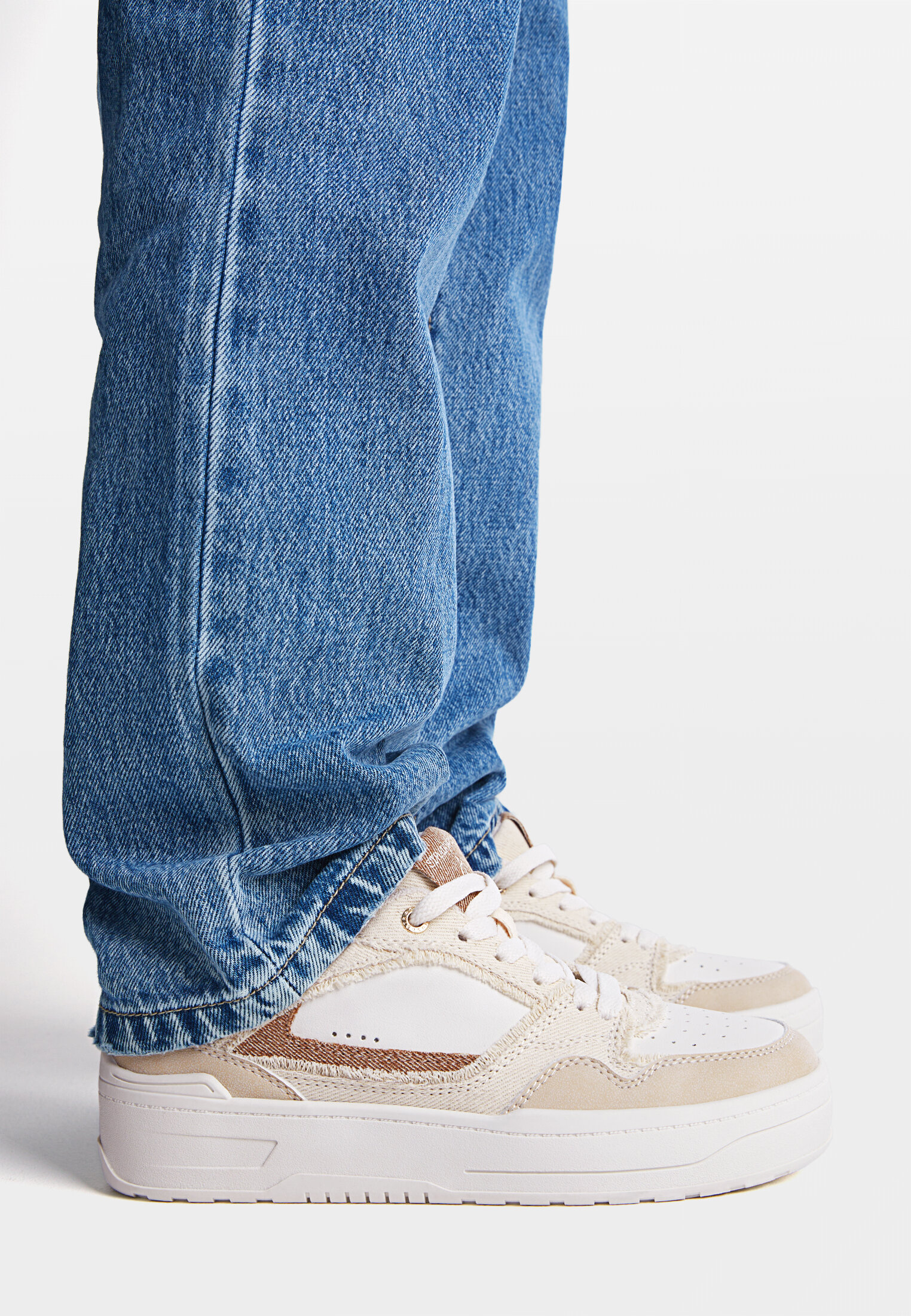 Stradivarius 2025 zapatillas blancas