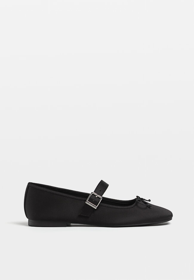 

Stradivarius Ballerinas mit Riemchen und Schleife SCHWARZ 41