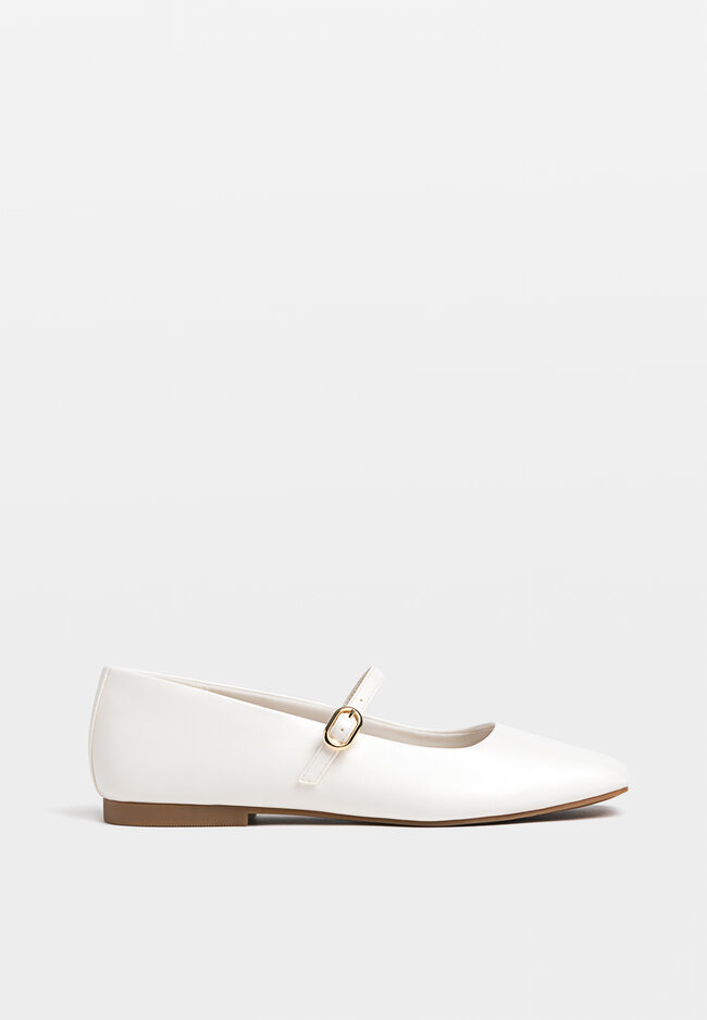 

Stradivarius Ballerinas mit Riemchen und Schnalle NATUR 35