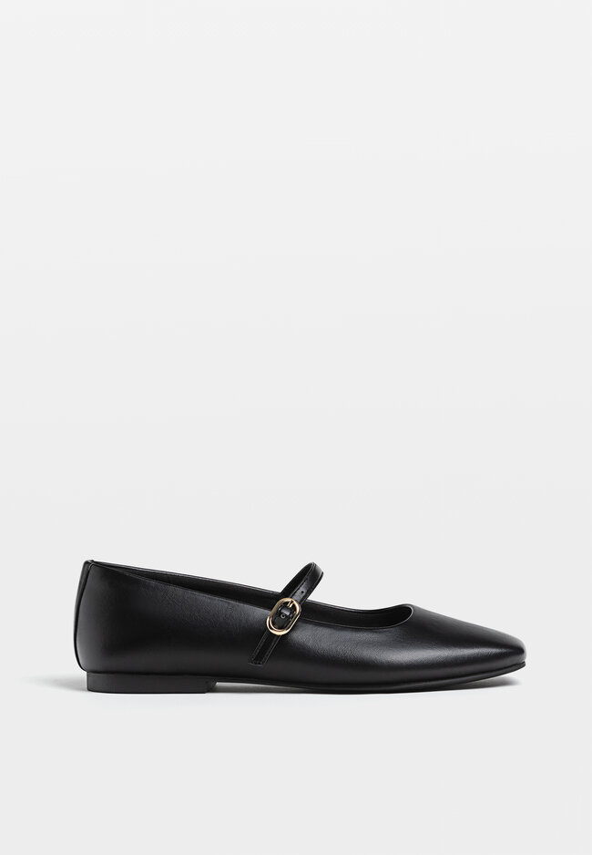 

Stradivarius Ballerinas mit Riemchen und Schnalle SCHWARZ 37
