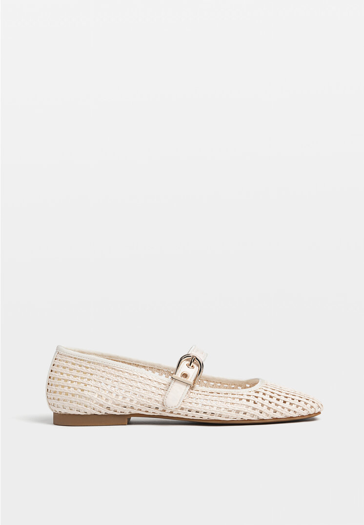 

Stradivarius Ballerinas mit Mesh und Schnalle NATUR 38