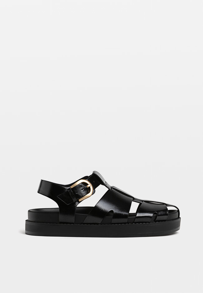 

Stradivarius Flatform-T-Steg-Sandalen SCHWARZ 37