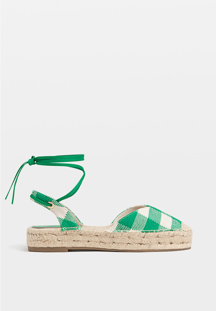 

Stradivarius Wiązane espadryle w kratkę ZIELONY 35