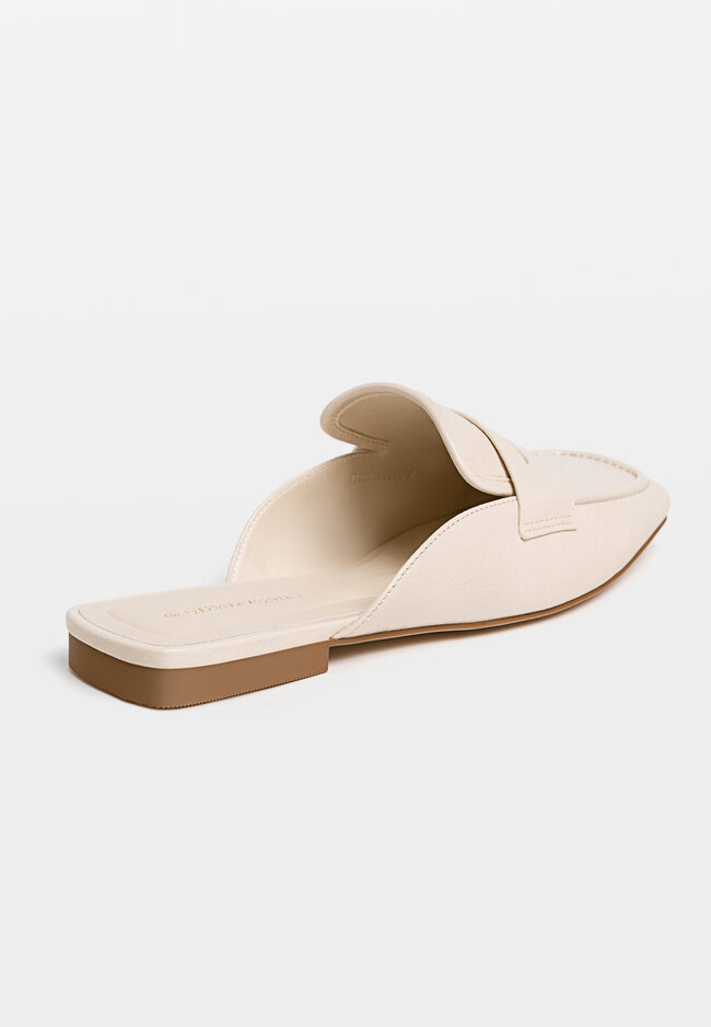 Mules stradivarius store