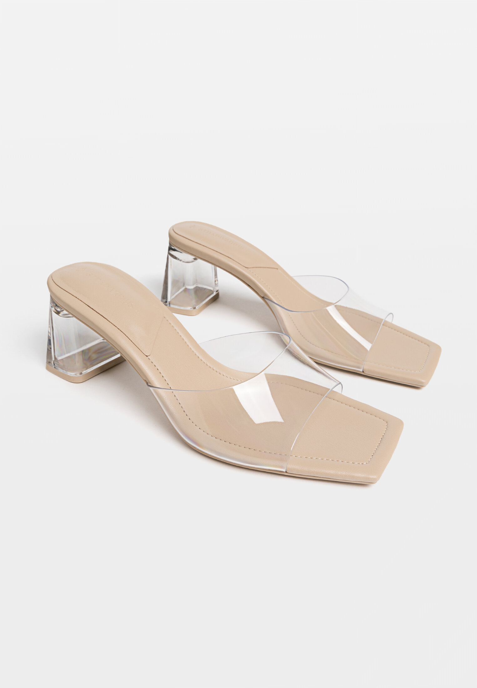 Sandalias vinilo sale stradivarius