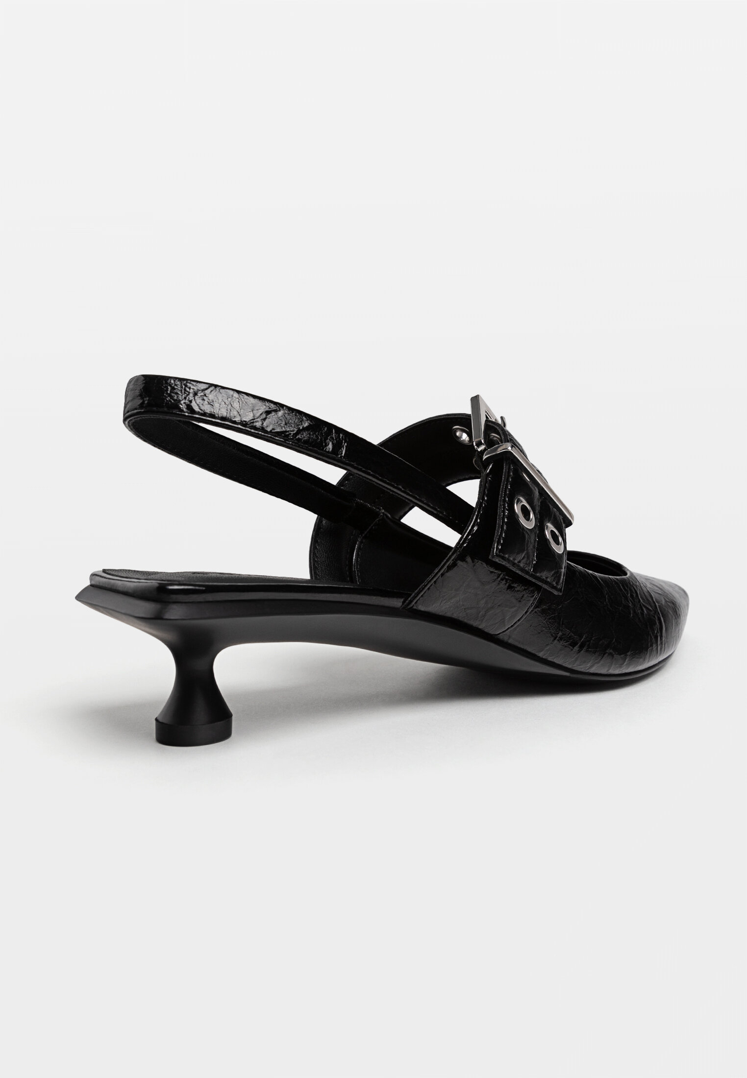 Zapatos tac n hebillas negros Stradivarius Espa a