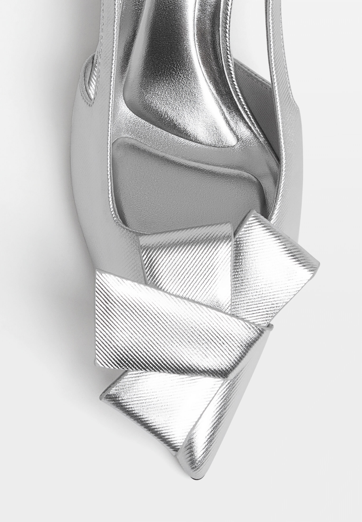 Zapatos blancos online stradivarius