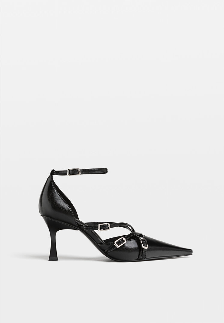 

Stradivarius Buty na obcasie ze sprzączkami Czarny 39