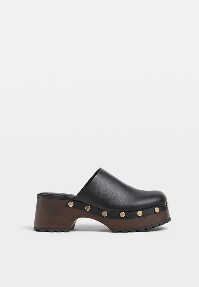 

Stradivarius Damskie chodaki z ćwiekami Czarny 40