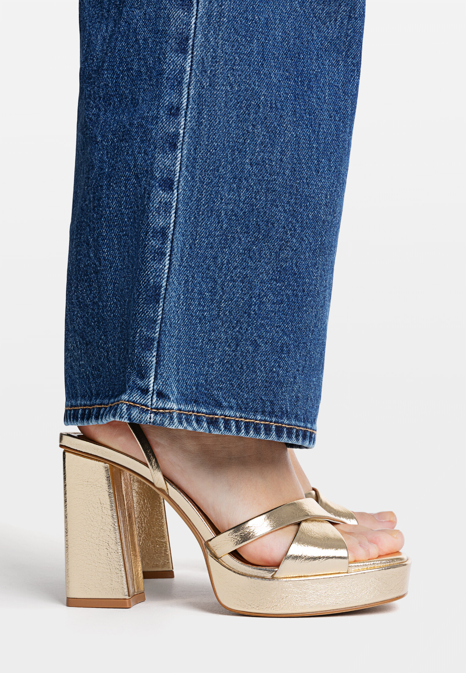 Sandale a store talon stradivarius