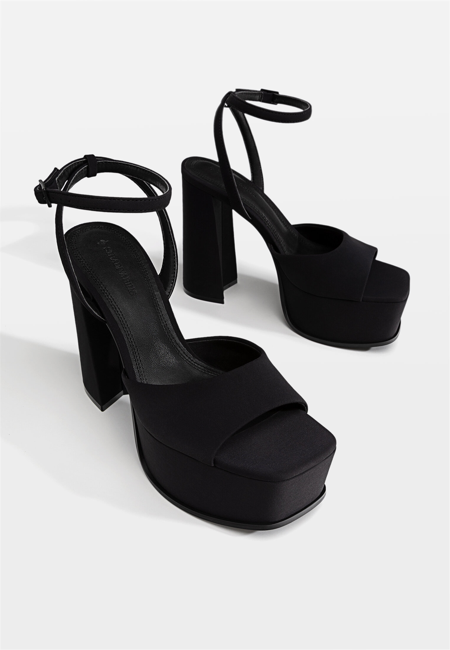 Sandalias tac n plataforma XL Moda de mujer Stradivarius Colombia