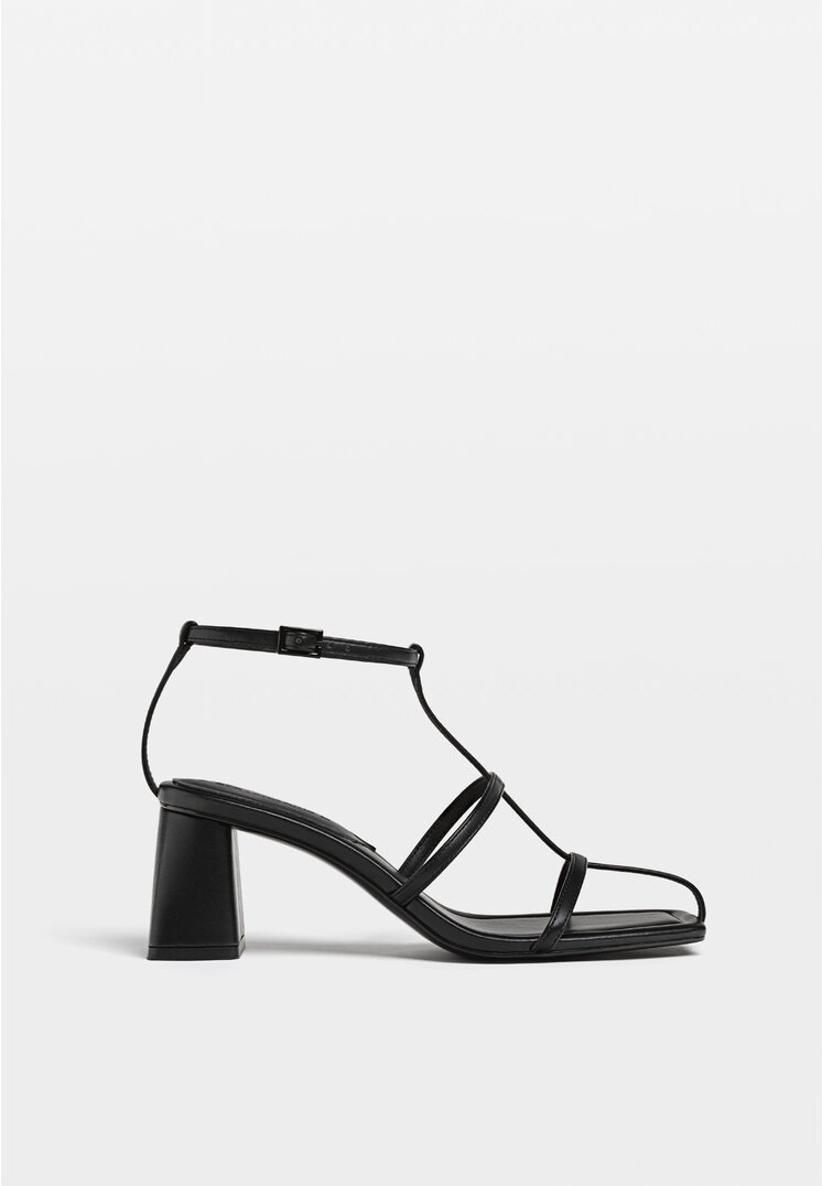 Stradivarius Sandali tacco medio fascette  NERO  36