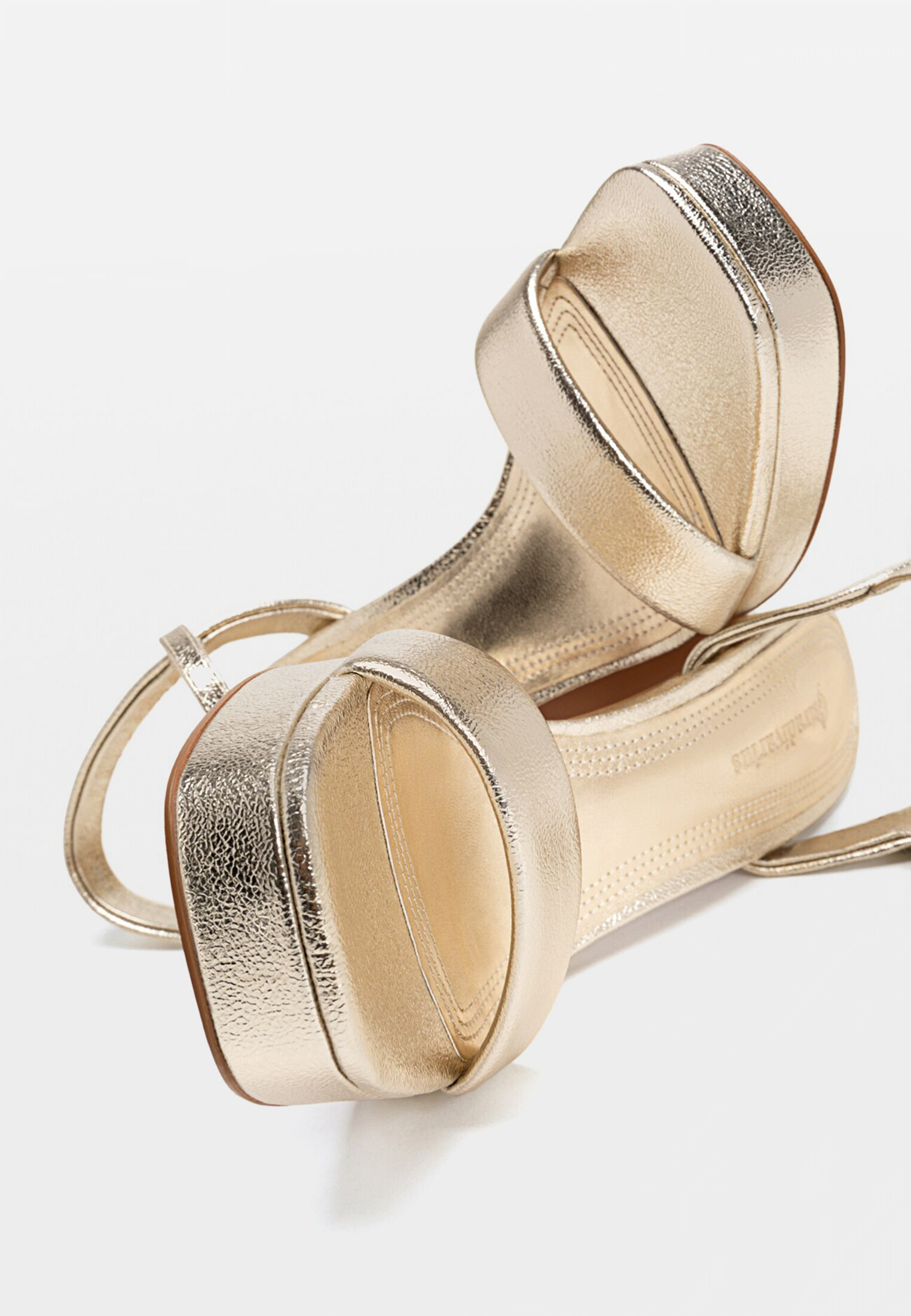 Sandalo stradivarius online
