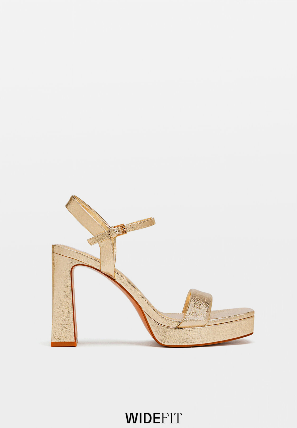 Sandalia plataforma negra 2025 stradivarius