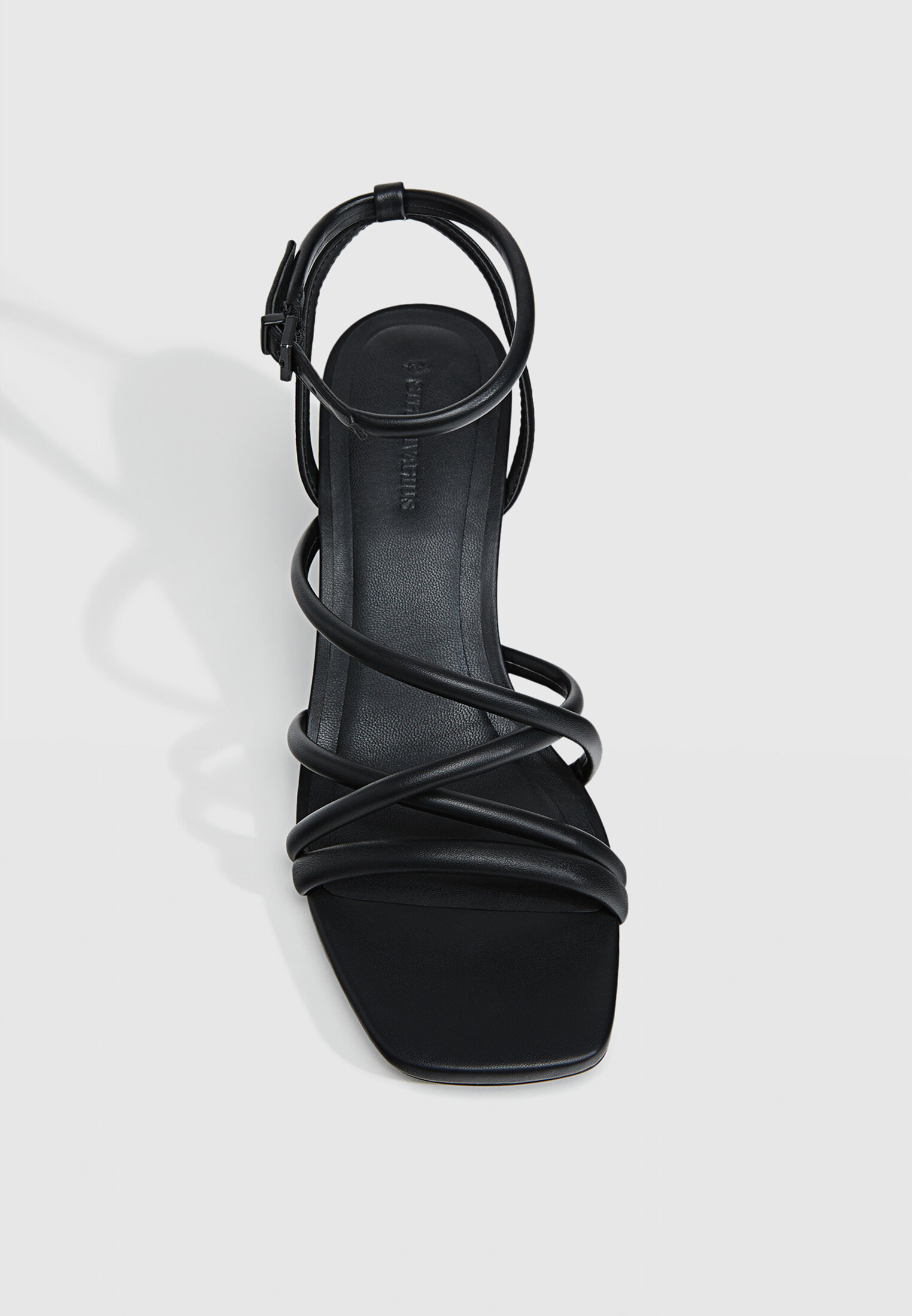 Stradivarius hotsell sandalias tacon