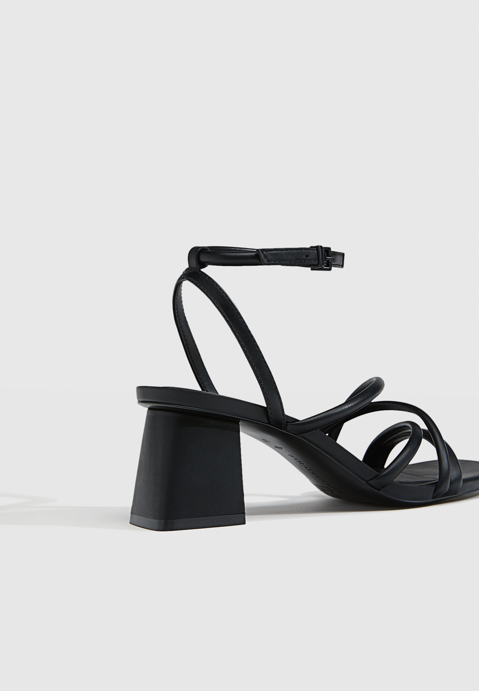 Sandale stradivarius hotsell