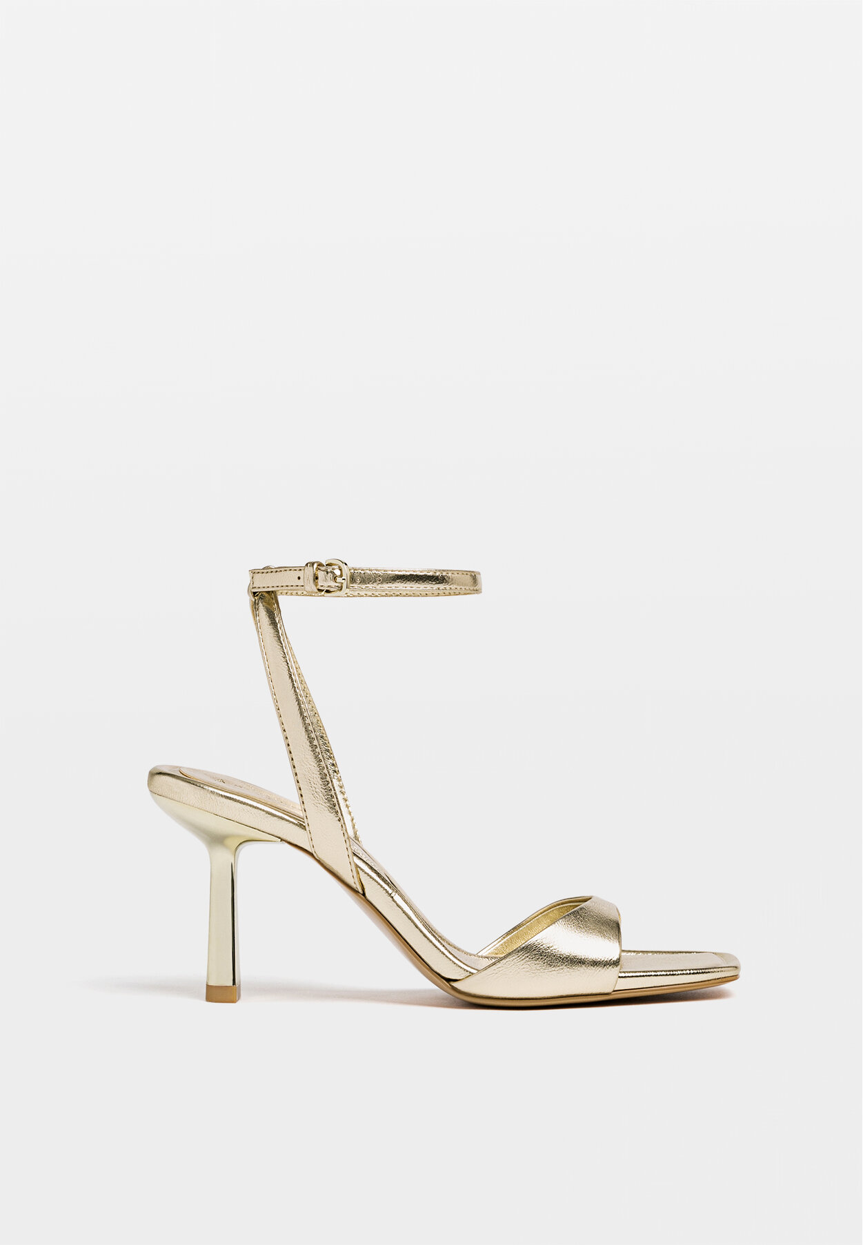 Sandalia plataforma negra stradivarius outlet