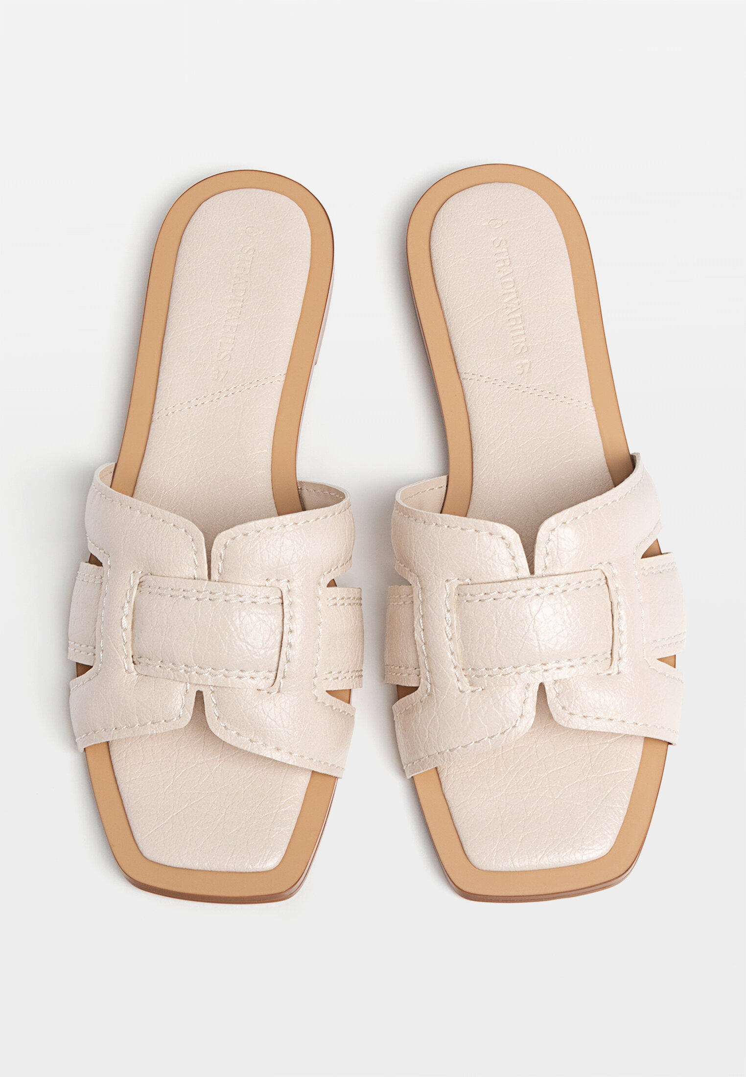 Sandalias planas sales mujer stradivarius