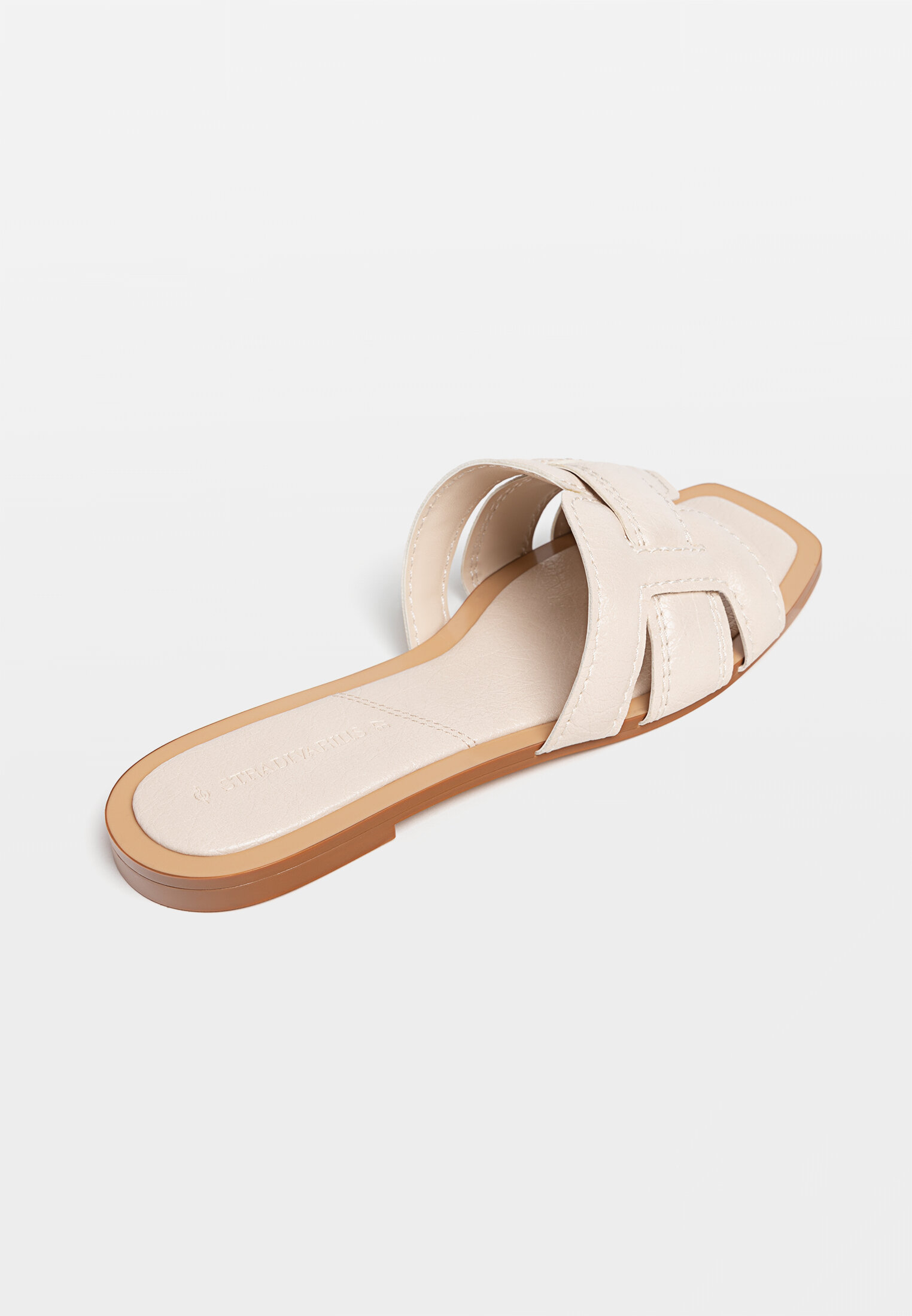 Sandalias planas sales mujer stradivarius