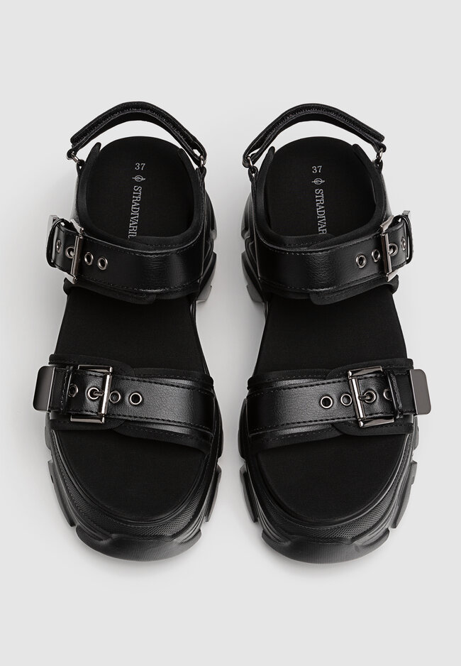 Sporty platform sandals