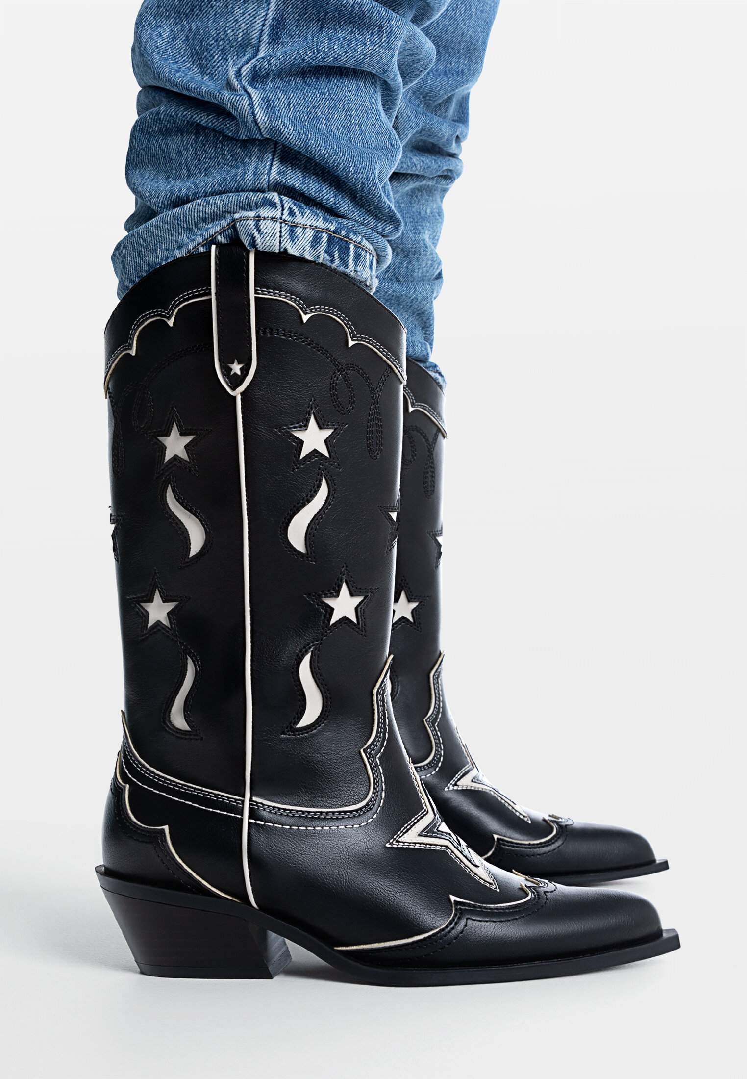 Stradivarius cowboy boots online