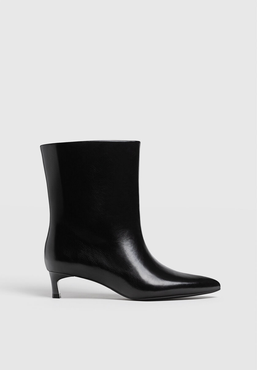 Kitten heel ankle boots Women s fashion Stradivarius Republic